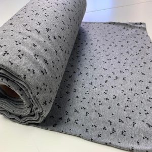 Maliņu apdares trikotāža – pelēka ar trīsstūriem