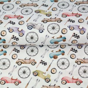 Auto uz balta fona